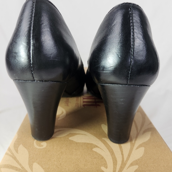 Sofft Black Heels 3" Size 6.5 Loafer Style - Picture 7 of 13